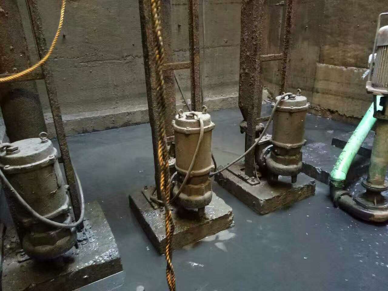 大关污水池清理