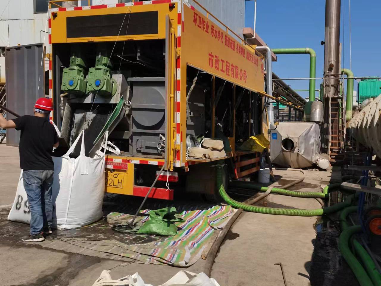 大关淤泥压干处理